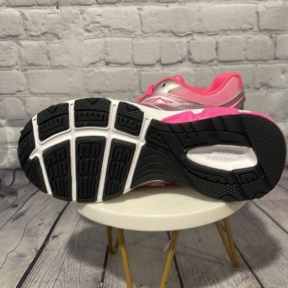 New balance 636 Susan G Komen running shoes new without box Sz 5 - Picture 4 of 8